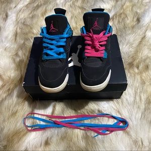 Air Jordan 4 Retro GS ‘Black Vivid Pink’